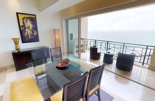 Emiliano Zapata Condo | Luxury Beachfront Condo! 3BD Condo for rent in Los Muertos Beach, Puerto vallart