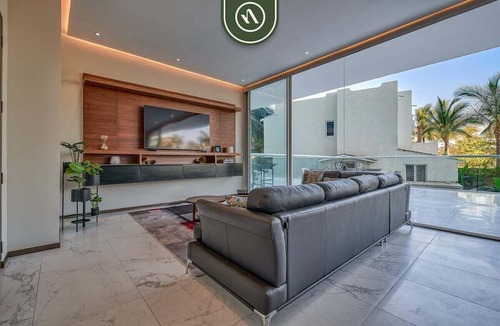 Flamingos Apartment | Oceanfront 2BR Condo - Pool - Cevicheria - Beach