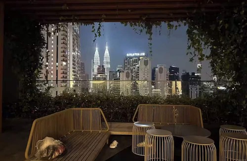 Kuala Lumpur City Centre Condo | Cool Cityscape Stay in KLCC, Quill Mall | 1-5 pax