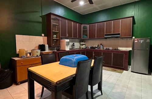 Mersing House | 3-bedroom bungalow Seaview Homestay enchanting Mersing with cool AC and pool
