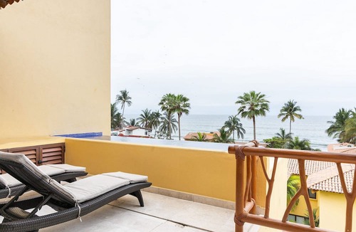 Bucerias Apartment | Turquesa - Penthouse, Two Level Beach (30 Steps)