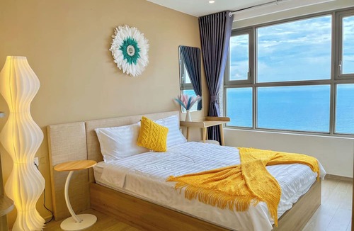 Thang Tam Apartment | High floor Sea View - 100 meters from the beach and free swimming pool