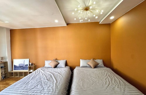 Da Lat House | Spacious Balcony Room with Lake View – City Square