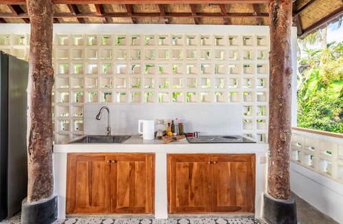 Mendoyo Villa | Hidden 4 Bedroom Getaway Omah Tiga Bali Jembrana