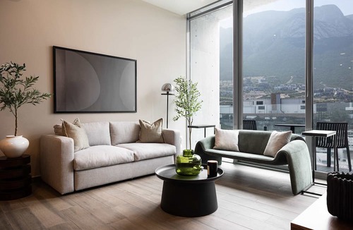 Monterrey Apartment | High-Floor Balcony, La Huasteca Views, Pool & Gym