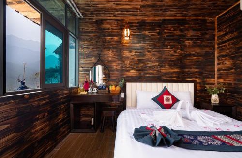 Cat Cat Village Hotel | Rock King Cat Cat Retreat & Café