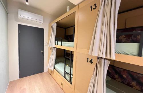 Kampung Lintang Hostel | Urban Capsule by Faradale