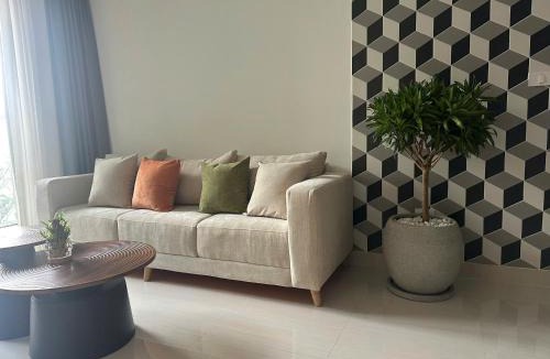 Hue Apartment | Hue Oi 5 Homestay - Spacious 2-Bedroom Apartment with Balcony & Pool