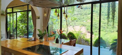 Quoc Oai Villa | Doc Chill- Private villa 3BR- near Hanoi with Spring Infinity Pool