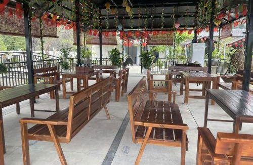 Hoa Lu House | Sunrise Valley Retreat