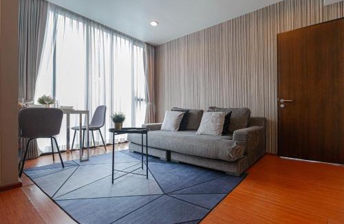 Ekkamai Apartment | Vibe Thonglor Rooftop Sky Pool