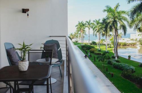 Flamingos Apartment | Nuevo Vallarta Beachfront Studio - Aria Ocean