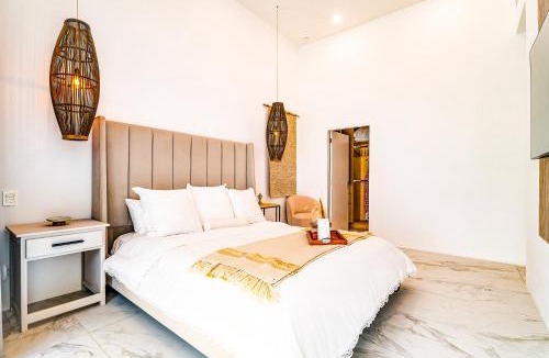 El Medano Ejidal Apartment | Casa Lucy Secure-Quiet & Opulent Cabo Retreat-3BR's & Patio!