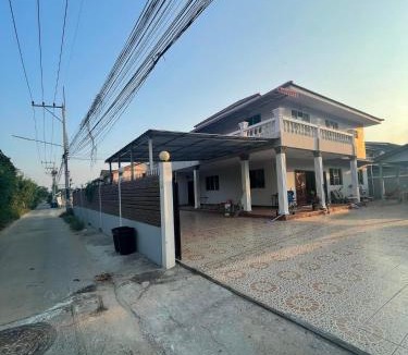 Nakhon Sawan Resort | บ้านชอนตะวัน