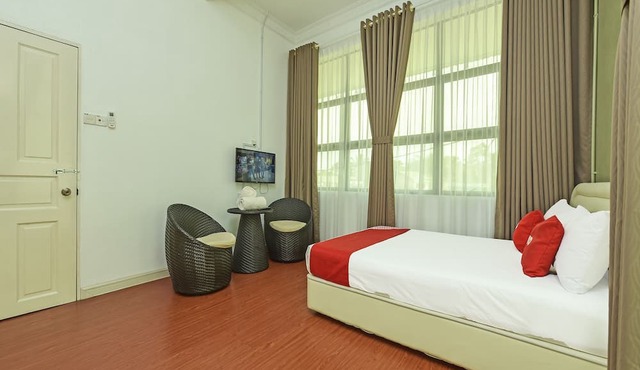Oyo 90639 Hotel Azimah