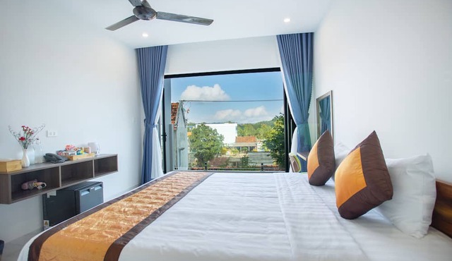 Palm Beach Hotel