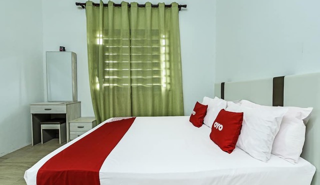 OYO HOME 90682 Liliz Mambang Farmstay