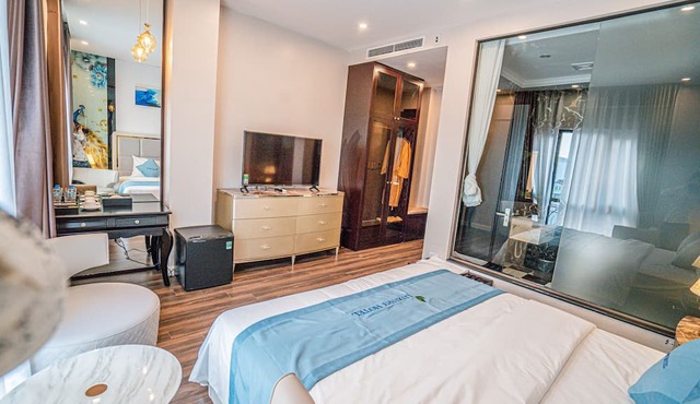 Luxury Hotel