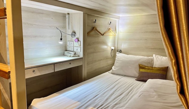 Mariya Lady Hostel At Suvarnabhumi Airport - Female Only