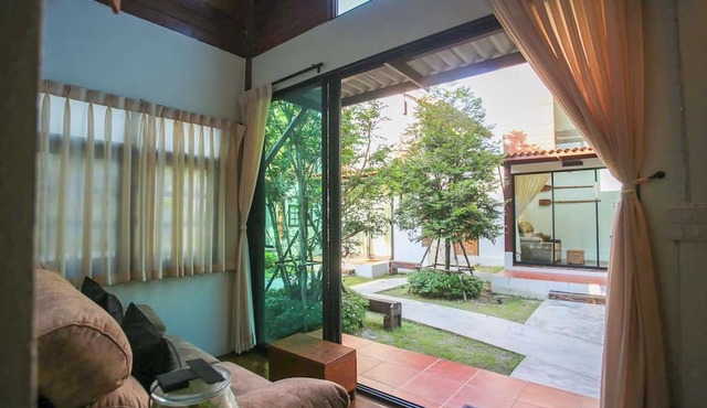 Baanrongmai Canal Front Homestay