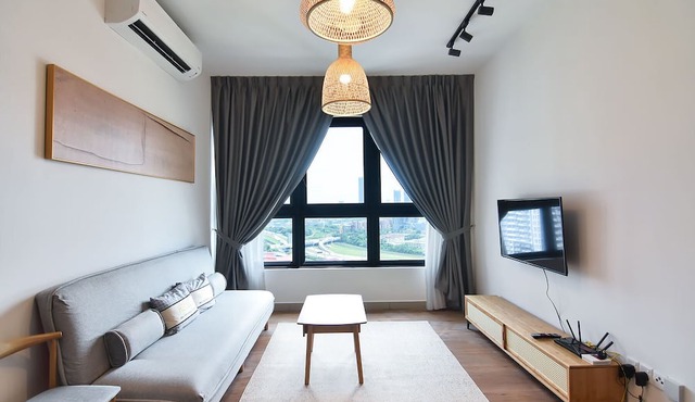 A Comfy 3BR Apt Near Sunway Velocity, FREE Parking