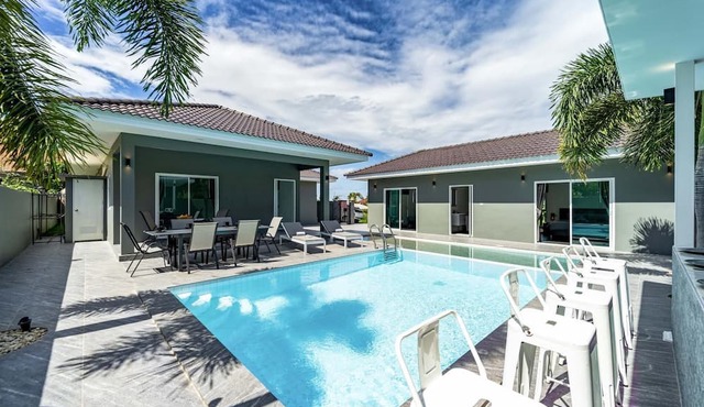Modern Pool Villa with 5 Bedrooms (EDO)
