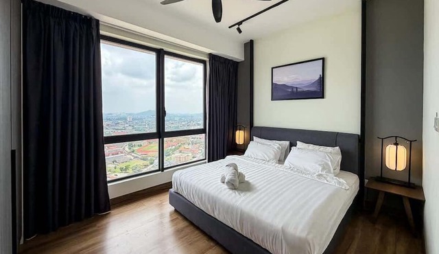 Chic 2BR Family Stay Near Jonker St