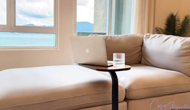 Spacious 3-bedroom High floor apartment with Seaview