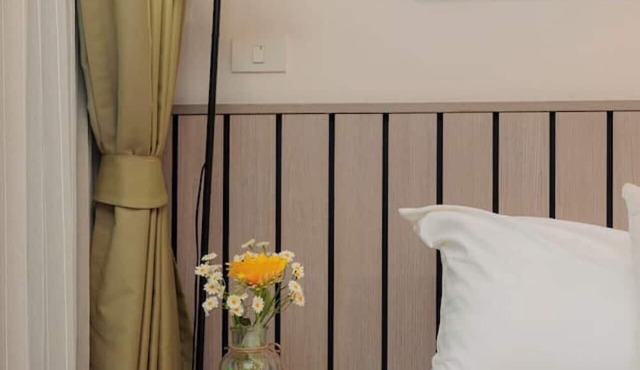 Spacious Studio with Balcony in Nimman Soi 15 | Pool, Gym & Washer
