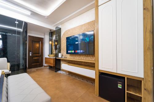 Diamond Hotel