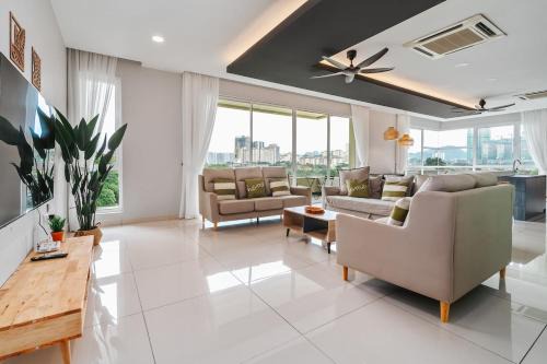 B3 l KlCC & TRX l Minimalist l 17 Pax in Kuala Lumpur