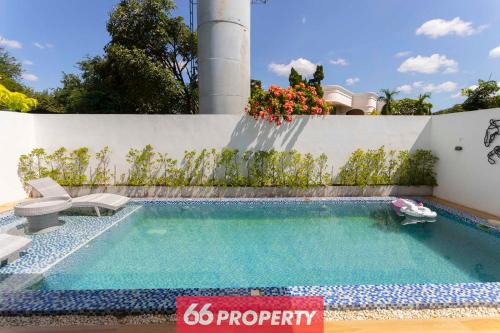 5BR Sunset Pool Villa near City and Shopping Malls