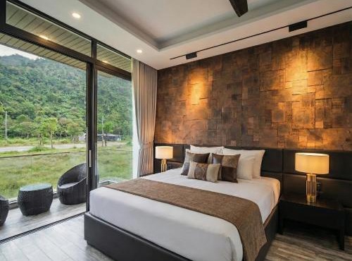 Modern Luxury Pool Villa w/Sauna 500m to Beach