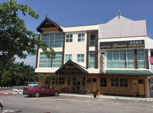 Semerah Garden Hotel in Pontian Kecil
