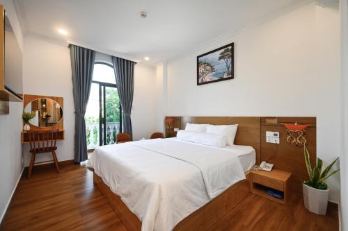 Ly Ly Luxury Hotel