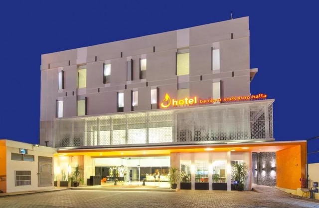 J Hotel - Bandara Soekarno Hatta