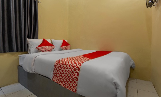 Palangkaraya Hotel | OYO 2527 Hotel Triana