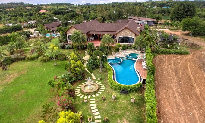 Khlong Muang Hotel | Chateau de Prim Khao Yai